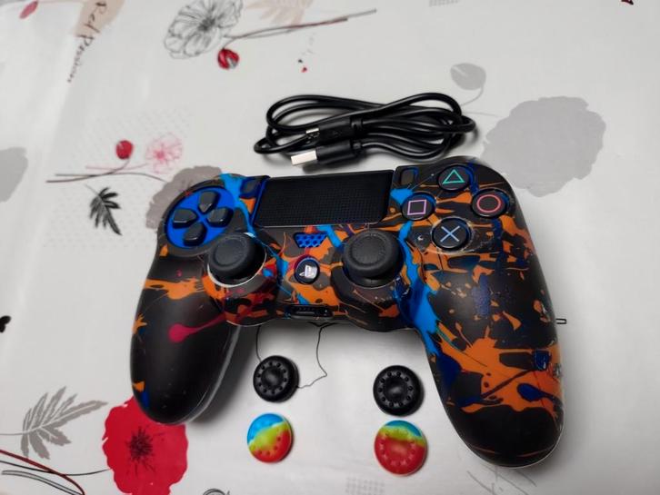 Originele blauwe PS4 controller met hoesje in nieuwstaat, Consoles de jeu & Jeux vidéo, Consoles de jeu | Sony Consoles | Accessoires