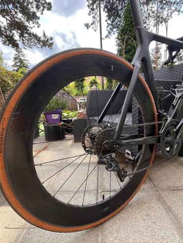 Carbon giant SLR1-wielen beschikbaar voor biedingen