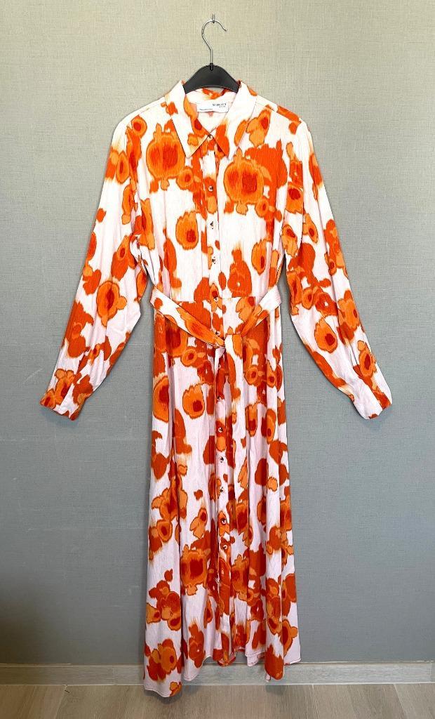 Crèmekleurige en oranje jurk van Selected Femme (42), Kleding | Dames, Jurken, Zo goed als nieuw, Maat 42/44 (L), Oranje, Onder de knie