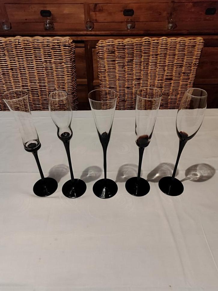 5 handgeblazen fluiten — perfect voor, Verzamelen, Glas en Drinkglazen, Zo goed als nieuw, Ophalen of Verzenden