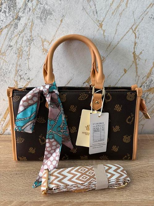 Mooie handtas, Handtassen en Accessoires, Tassen | Damestassen, Nieuw, Handtas, Bruin, Ophalen of Verzenden