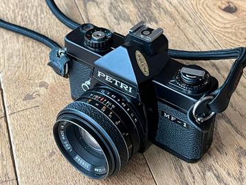 Petri MF-1 avec Chinon 55 mm 1,7 disponible aux enchères