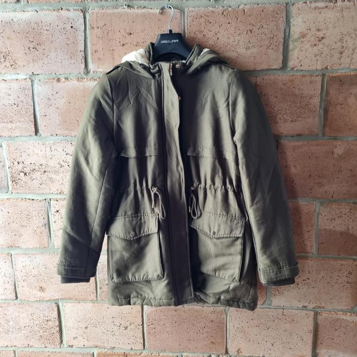 Nieuw kaki jack met capuchon, Kleding | Dames, Jassen | Winter, Nieuw, Maat 38/40 (M), Overige kleuren, Ophalen of Verzenden