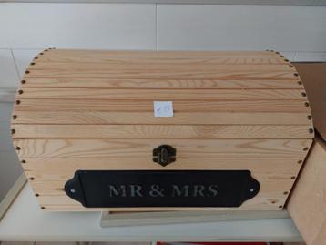 Huwelijksdecoratie - kist- enveloppendoos beschikbaar voor biedingen
