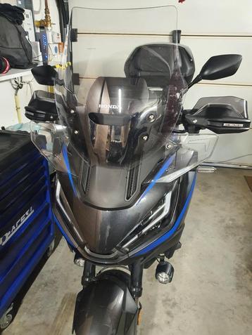 Honda NT1100 weinig km beschikbaar voor biedingen