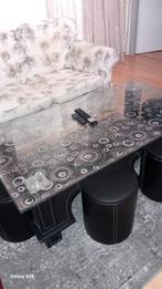 Table basse+5 tabourets et un tapis rouge, Enlèvement