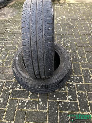 2 x bedrijfswagen Michelin Agilis 235-60-17 10 PR 117/115 R beschikbaar voor biedingen
