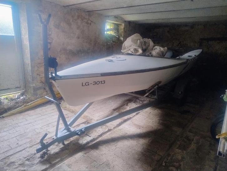 Zeilboot + trailer, Watersport en Boten, Speedboten, Zo goed als nieuw, Ophalen
