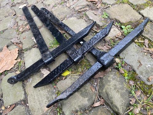 Antieke muurankers - Verschillende types, Doe-het-zelf en Bouw, IJzerwaren en Bevestigingsmiddelen, Gebruikt, Overige typen, 250 mm of meer