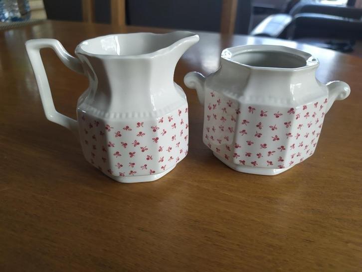 Enoch Wedgwood melkkan en suikerpot (Tunstall), Huis en Inrichting, Keuken | Potten en Pannen, Ophalen of Verzenden