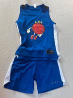 Basket kledij maat 10-11 jaar, Ophalen, Gebruikt