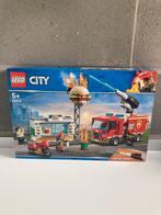 Lego city brand bij hamburgerrestaurant brandweer 60214, Kinderen en Baby's, Speelgoed | Duplo en Lego, Ophalen of Verzenden, Zo goed als nieuw