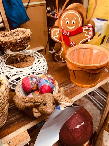 Versiering Pasen. Sint Kerst Nieuwjaar beschikbaar voor biedingen