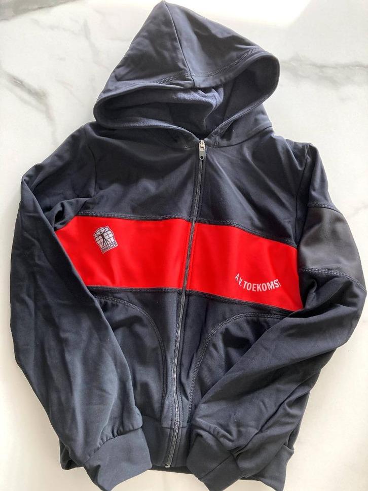 Hoodie sport Bioracer van AVT (Atletiek Vereniging Toekomst), Kinderen en Baby's, Kinderkleding | Maat 140, Zo goed als nieuw