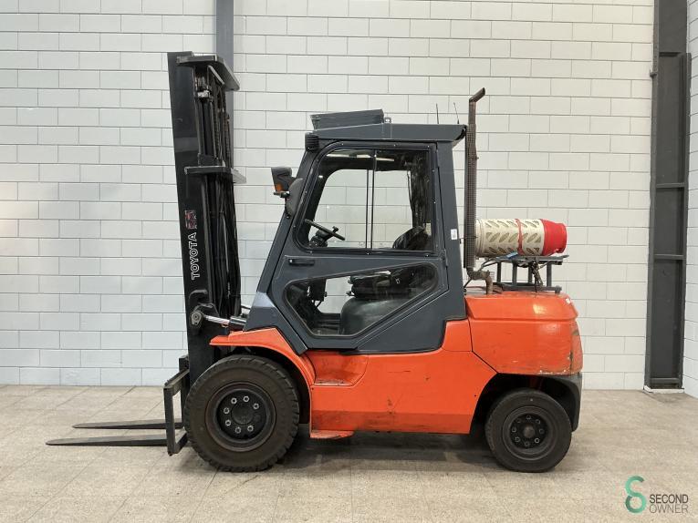 Toyota 02-7 FG 40, Plus de 4 000 kg, LPG, Chariot élévateur, Toyota