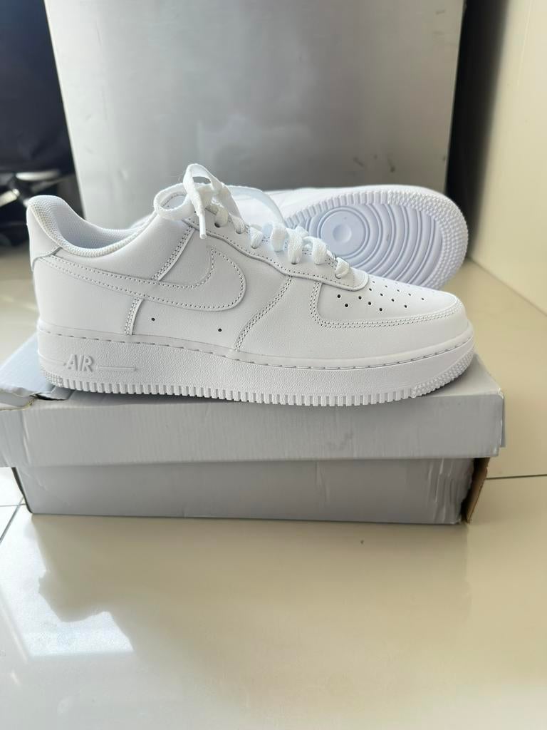 Nike Air Force 1 Low 07 Blanche nouvelle taille 43, Vêtements | Hommes, Chaussures, Neuf, Enlèvement ou Envoi, Blanc, Baskets