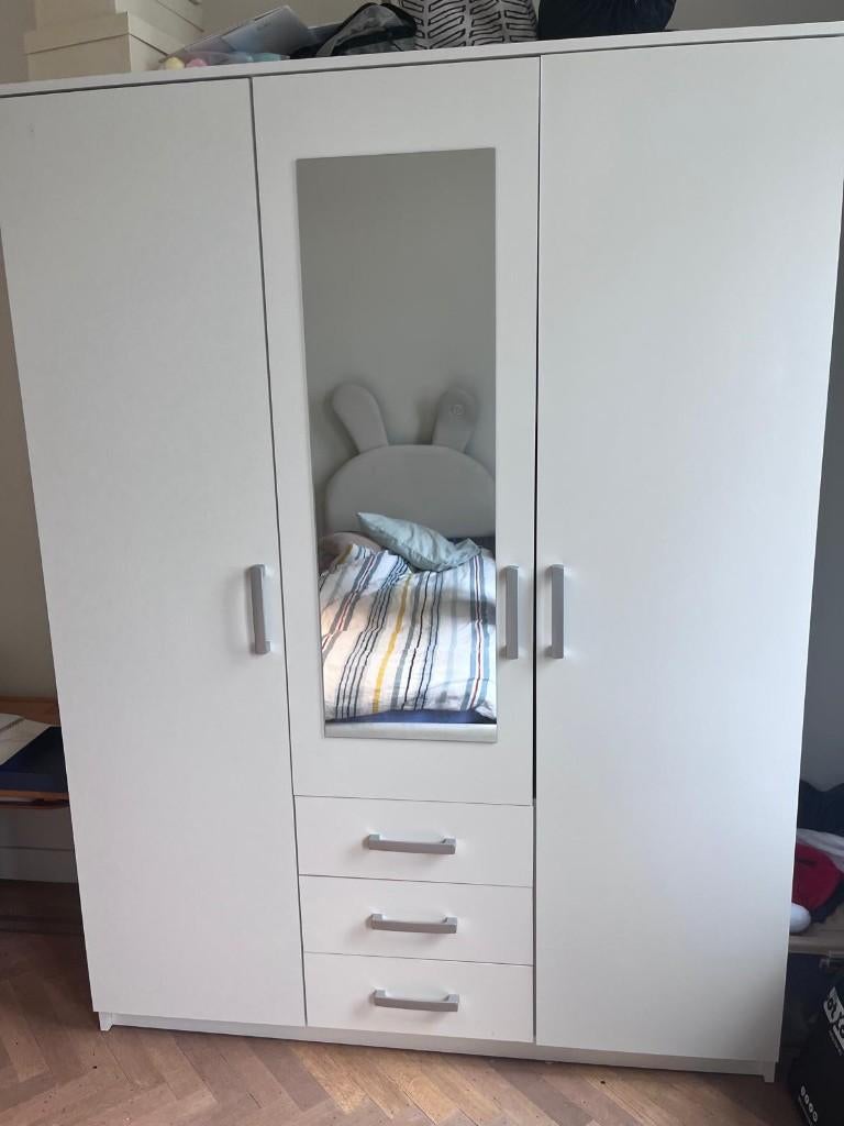 Armoire VELLERUP 151x200 – comme neuve – URGENT, Neuf, Avec tiroir(s), 150 à 200 cm, Enlèvement