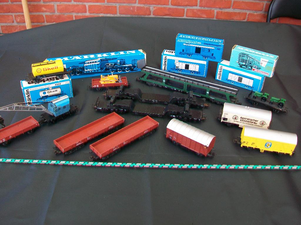 Märklin 19 goederenwagons (€8 -€ 10 - € 15 per stuk te koop), Analogique, Enlèvement ou Envoi, Courant alternatif, Wagon