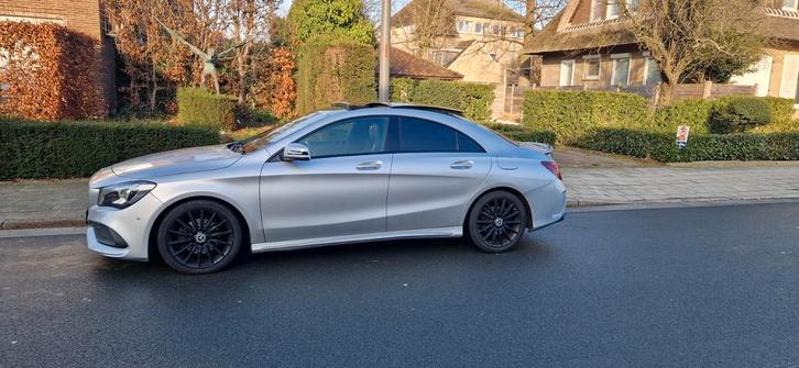 MERCEDES CLA 200d AMG 2018, Autos, Mercedes-Benz, Particulier, CLA, Diesel, Euro 6, Automatique, Argent ou Gris, Noir, Enlèvement