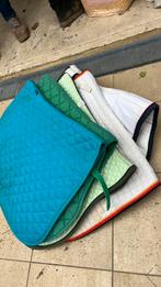 A donner tapis de selle cheval, Enlèvement