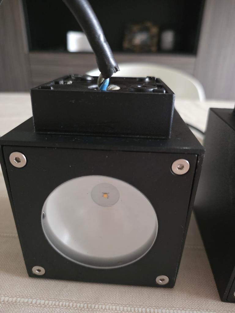 Spots d'éclairage extérieurs noirs montés en surface., Jardin & Terrasse, 50 à 250 watts, Aluminium, Comme neuf, Enlèvement