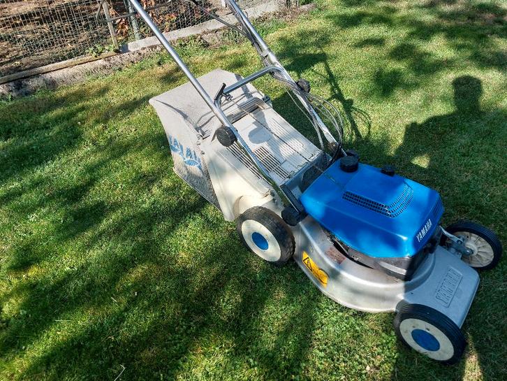 Yamaha grasmaaier in goede staat zelftrekker met messtop, Jardin & Terrasse, Tondeuses à gazon, Comme neuf, Tondeuses à gazon à essence