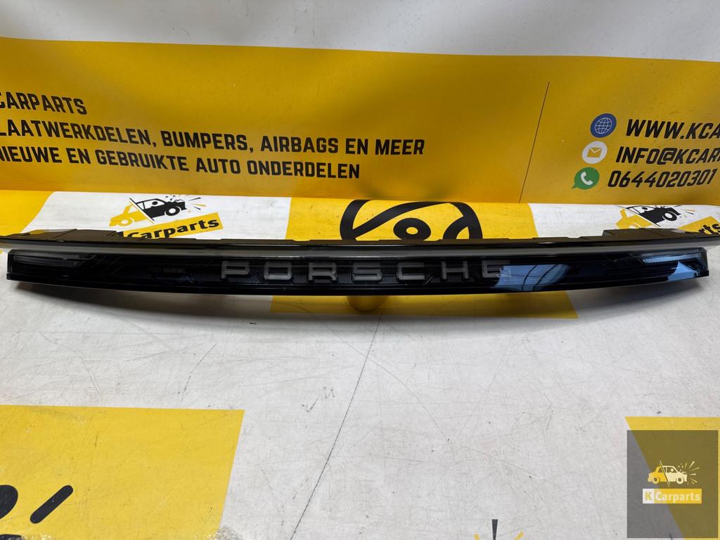 PORSCHE TAYCAN ACHTERLICHT 9J0945082 BLACK Achterlicht, Info@fabrikant.eu, Fabrikantstraat 1
1000 AA  Amsterdam, NL, Porsche, Fabrikant BV