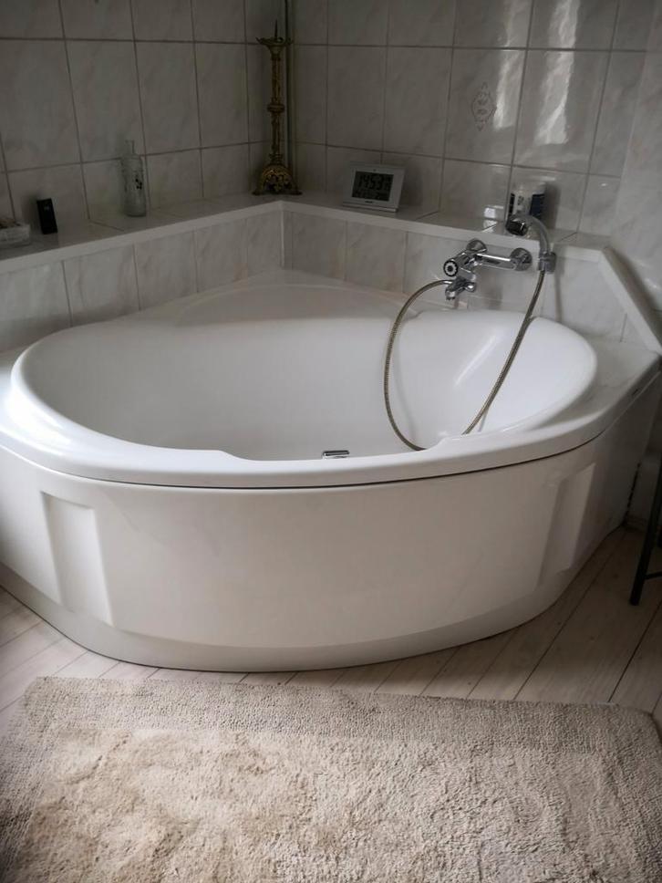 Baignoire de coin, Huis en Inrichting, Badkamer | Complete badkamers, Gebruikt, Ophalen