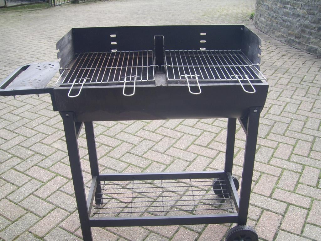 barbecue sur pied et plan de travail comme neuf, Enlèvement, Comme neuf