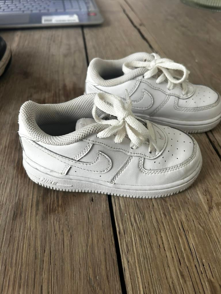 Nike schoenen maat 25, Kinderen en Baby's, Ophalen, Zo goed als nieuw, Schoenen