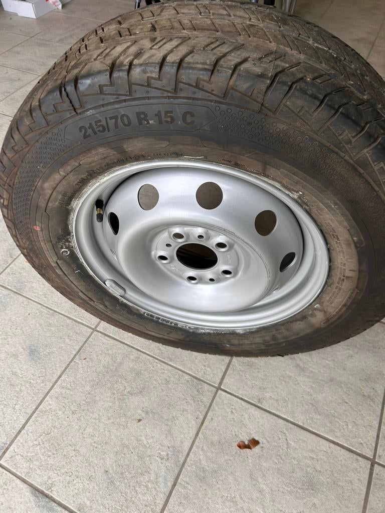 Radial 215/70 R15 GRATIS, Enlèvement, Comme neuf