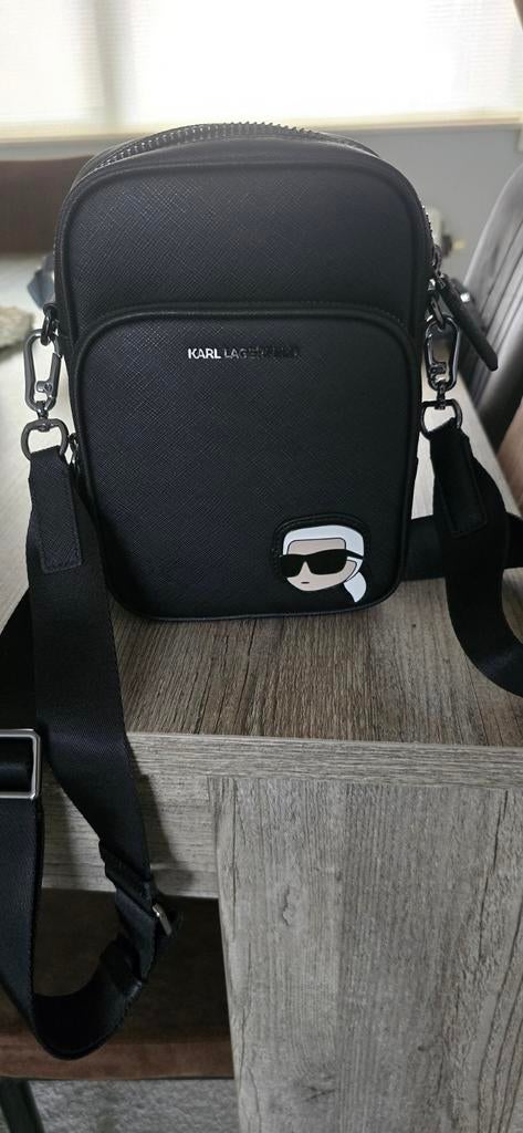 Karl Lagerfeld schoudertas Nieuw, Bijoux, Sacs & Beauté, Sacs | Sacs à bandoulière, Enlèvement, Neuf, Noir, Autres marques
