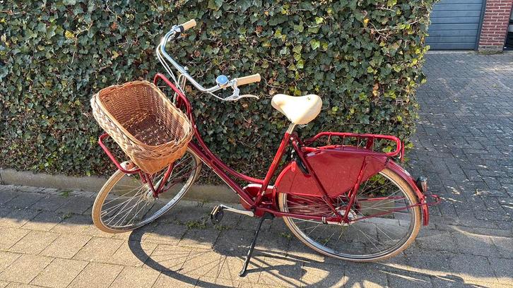 Damesfiets Batavus retro rood, Fietsen en Brommers, Fietsen | Dames | Damesfietsen, Zo goed als nieuw, Batavus, Versnellingen