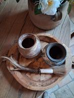 Houten dienblad met 2 stenen tuimelpotjes en kwast., Enlèvement