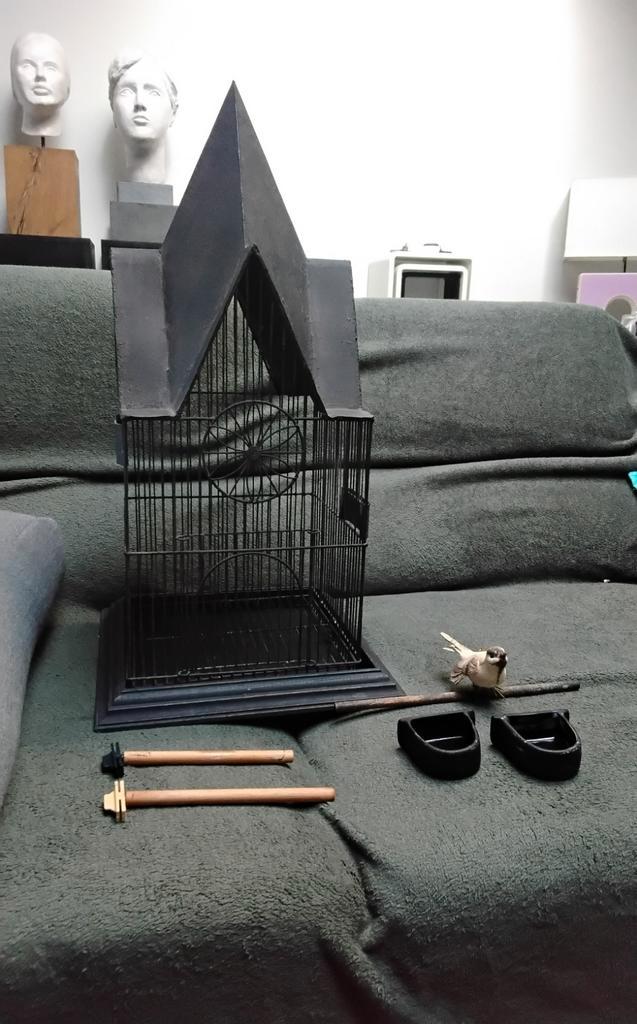 Exclusieve neogotische vogelkooi 1950–compleet & karaktervol, Antiek en Kunst, Antiek | Woonaccessoires, Ophalen