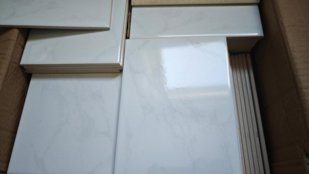 Superbes carreaux muraux aspect marbré de haute qualité, 20 à 40 cm, Enlèvement, Moins de 20 cm, Autres matériaux