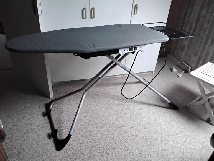 Actieve strijkplank, Electroménager, Fers à repasser & Planches à repasser, Neuf, Enlèvement