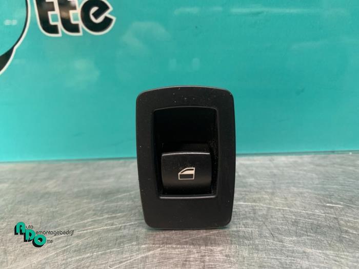 Elektrisch Raam Schakelaar van een BMW 3-Serie (3-Serie 04-), Auto-onderdelen, Dashboard en Schakelaars, BMW, Gebruikt, 3 maanden garantie