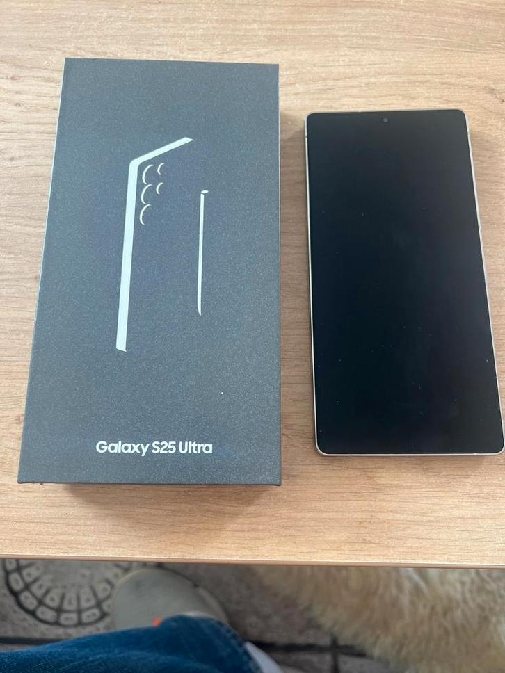 Échange s25 ultra 256 giga avec seulement 66 cycle de charge, Télécoms, Téléphonie mobile | Samsung, Blanc, Enlèvement