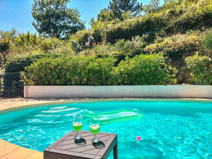 Maison de vacances avec piscine privée et vue imprenable, Vacances, Maisons de vacances | France, Languedoc-Roussillon, Maison de campagne ou Villa