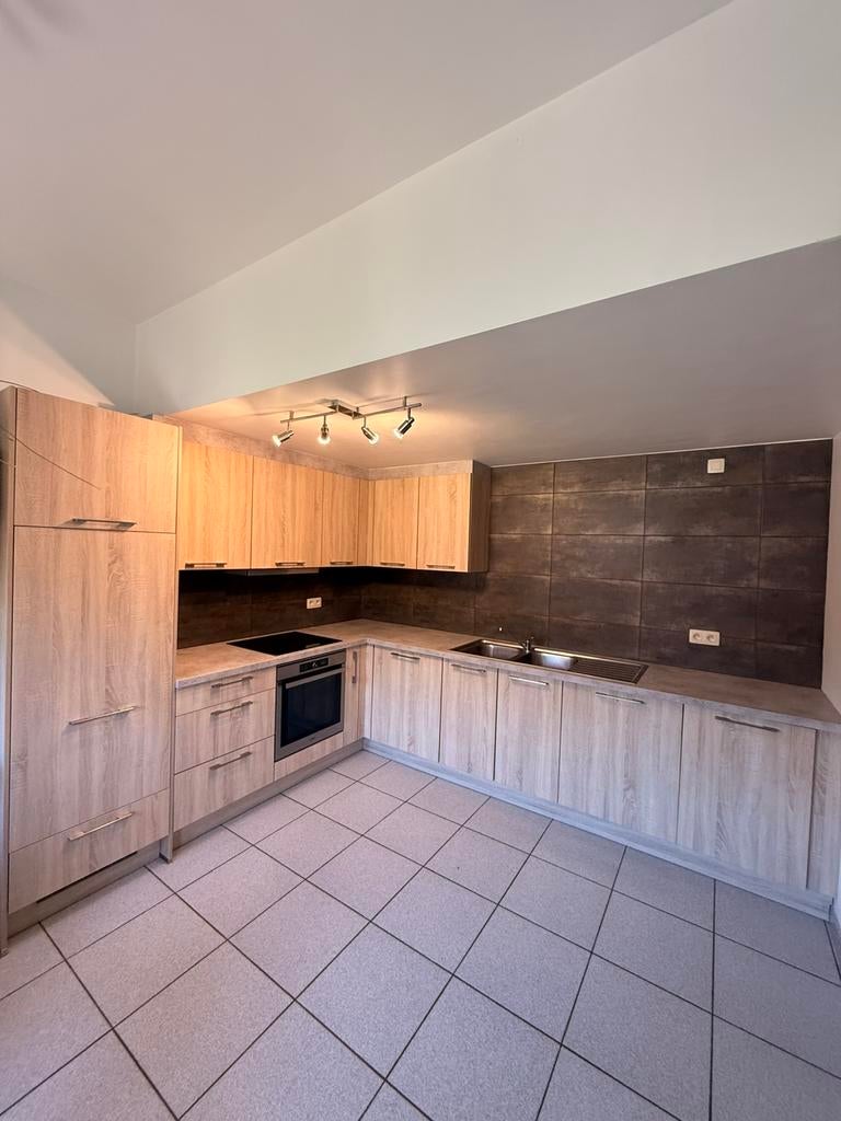 Cuisine Ixina de 2019 avec électros - super état, Maison & Meubles, Cuisine | Cuisines complètes, Utilisé, Cuisine d'angle, Brun