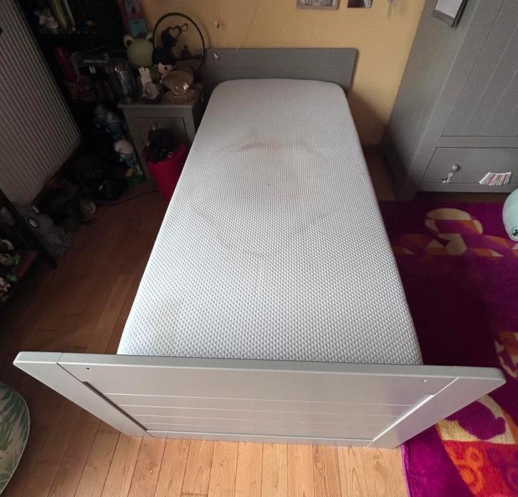 Lit Pericles évolutif (bébé -> enfant/ado) + table de nuit, Huis en Inrichting, Slaapkamer | Bedden, Zo goed als nieuw, Eenpersoons