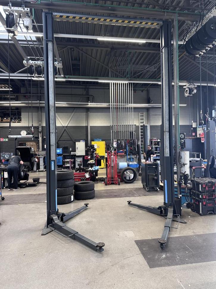 Nussbaum 2 kolommer / 2 koloms hefbrug hydraulisch verhoogd!, Auto diversen, Autogereedschap