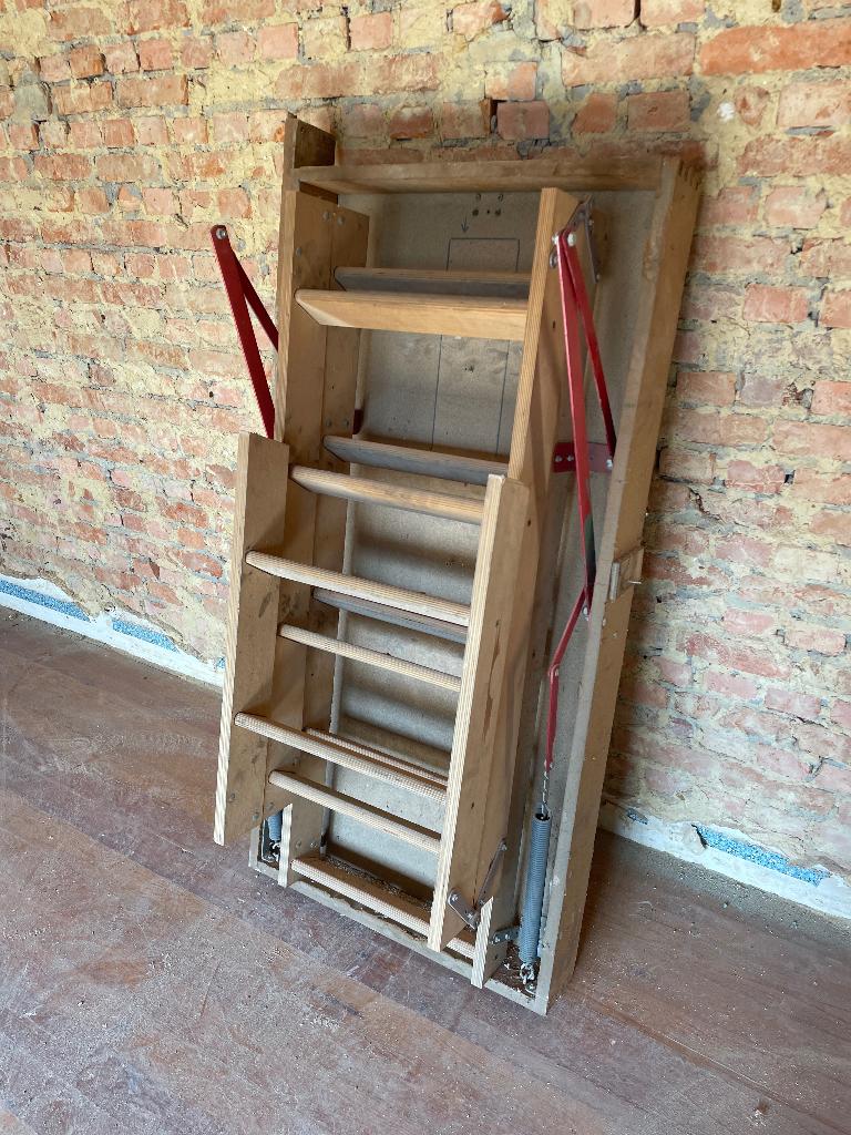 Zoldertrap met luik, Ophalen, Gebruikt