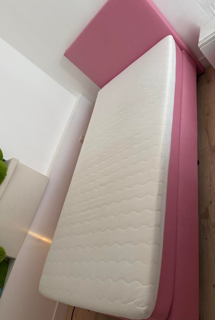 Bed 1 persoonsbed Boxspring 90x200  en peuterbed, Huis en Inrichting, Ophalen, Zo goed als nieuw