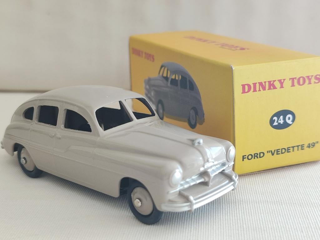 VOITURE FORD VEDETTE Taxi Ref 24 X Marque Dinky Toys Vintage EUR 22,00