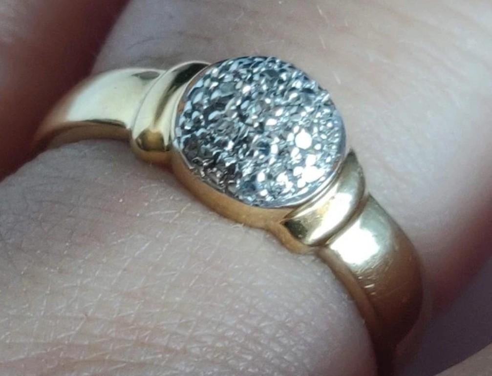 18 kt geel gouden ring met kleine diamantjes, Handtassen en Accessoires, Ringen, Geel, Goud, Ophalen of Verzenden