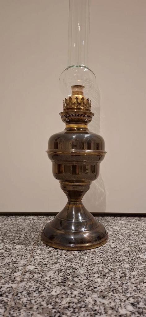 Mooie antieke messing petroleumlamp – olielamp, Antiek en Kunst, Antiek | Verlichting, Ophalen of Verzenden