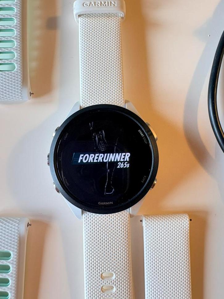 Garmin Forerunner 265S + extra bandje + doos, Handtassen en Accessoires, Smartwatches, Zo goed als nieuw, Ophalen