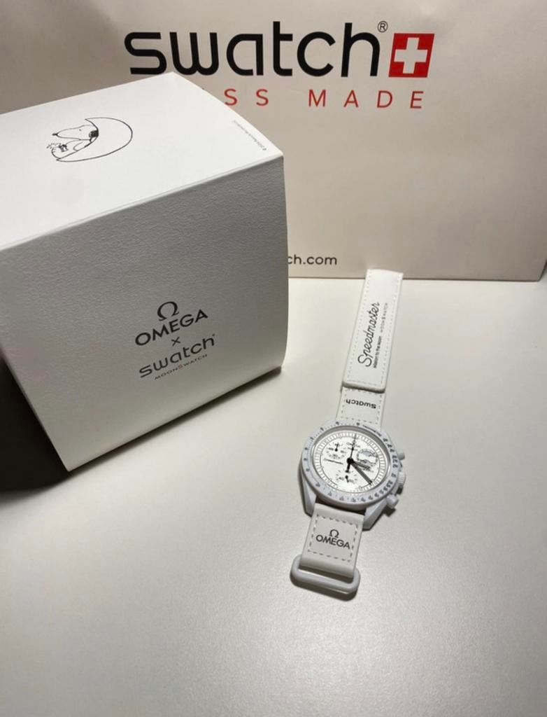 Omega x Swatch MoonSwatch Mission to the Moonphase Snoopy, Bijoux, Sacs & Beauté, Montres | Hommes, Enlèvement ou Envoi, Comme neuf
